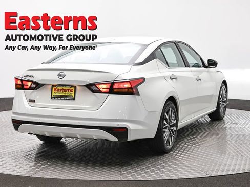 Used 2025 Nissan Altima 2.5 SV image 5