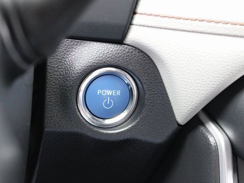 Used 2020 Toyota RAV4 XLE image 35