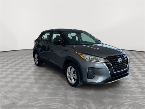 Used 2024 Nissan Kicks S image 2