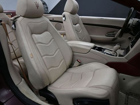 Used 2015 Maserati GranTurismo Convertible image 30