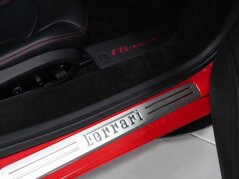 Used 2022 Ferrari F8 Tributo RWD image 33
