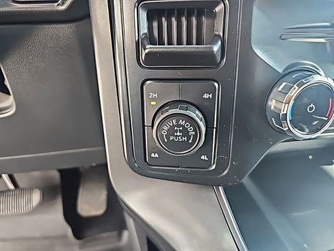 Used 2025 Ford F150 Lariat w/ Equipment Group 501A Mid image 18