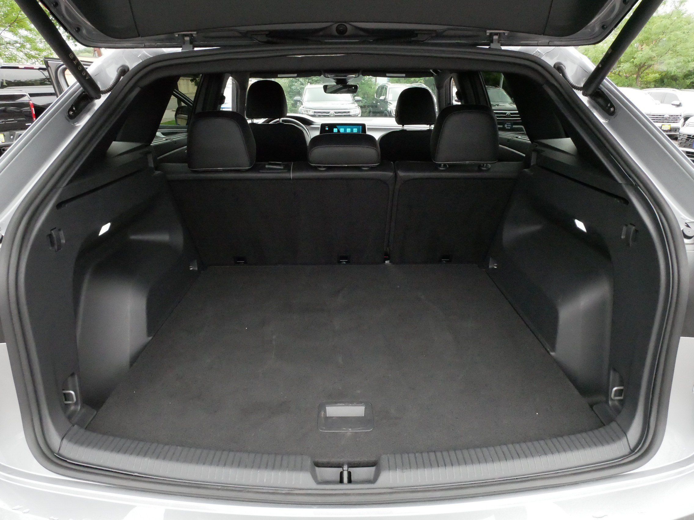 Certified 2026 Volkswagen Atlas Cross Sport SE AWD/4WD image 18