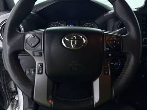 Used 2023 Toyota Tacoma TRD Off-Road w/ Technology Package AWD/4WD image 9