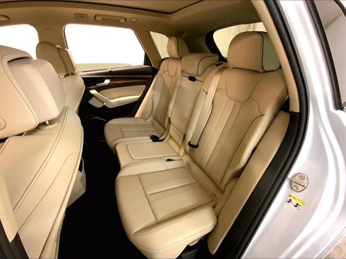 Used 2022 Audi Q5 e Premium Plus image 20