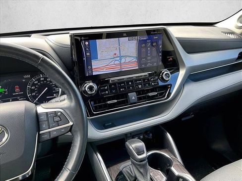 Used 2021 Toyota Highlander Platinum AWD/4WD image 8