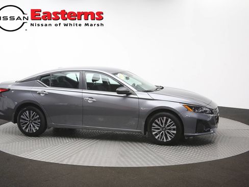 Used 2024 Nissan Altima 2.5 SV AWD/4WD image 47
