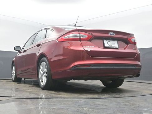 Used 2016 Ford Fusion SE image 49