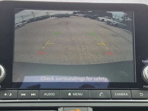 Used 2024 Nissan Altima 2.5 SV FWD image 10