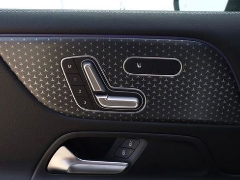 Certified 2025 Mercedes-Benz GLB 250 image 27