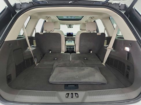 Used 2023 Lincoln Aviator AWD w/ Premium Package image 32