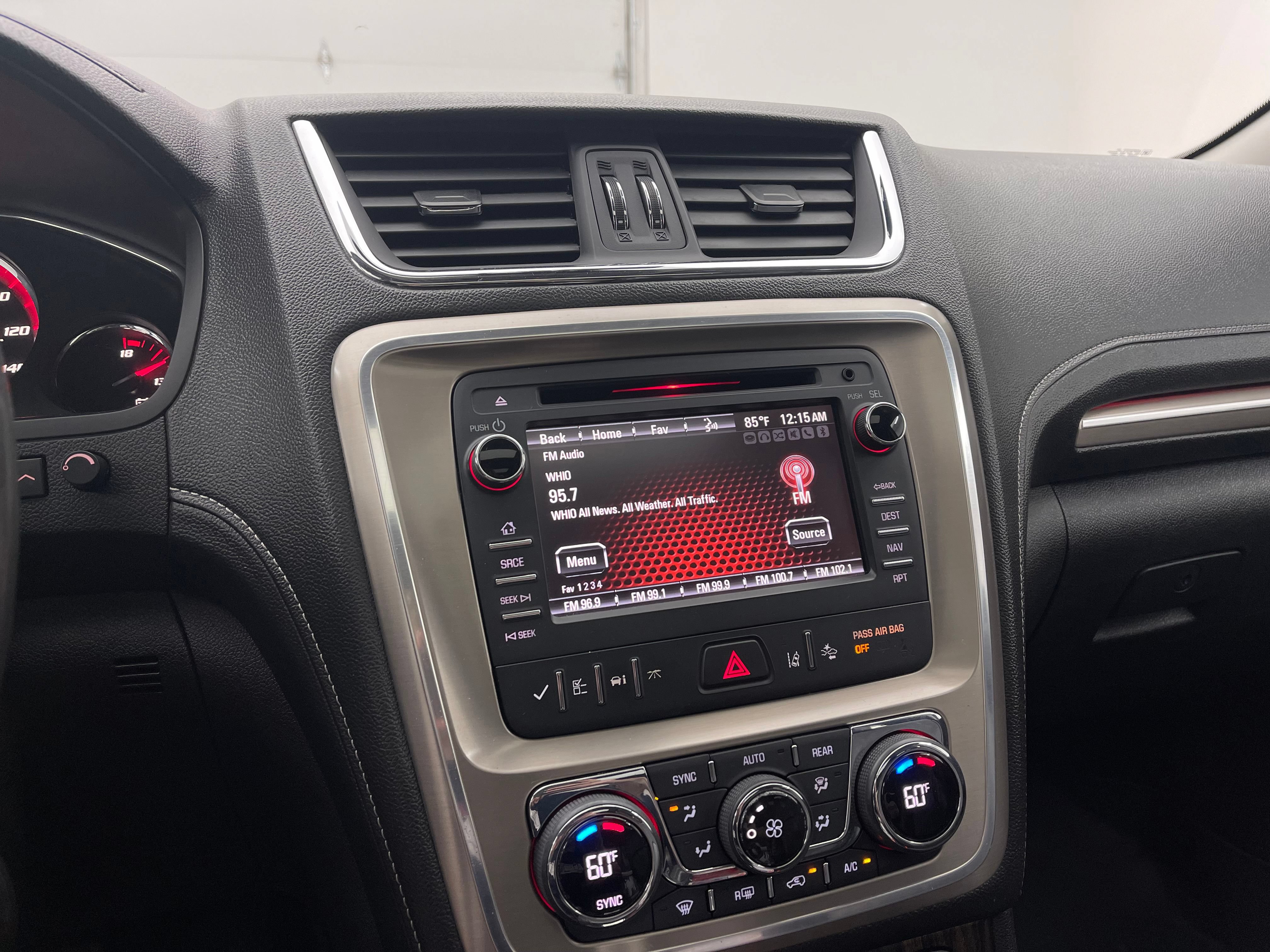Used 2015 GMC Acadia Denali FWD image 30