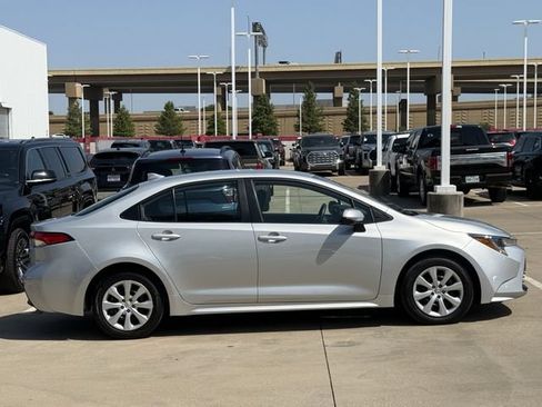 Used 2025 Toyota Corolla LE FWD image 3