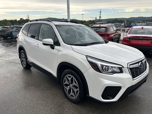 Used 2019 Subaru Forester Premium AWD/4WD image 1