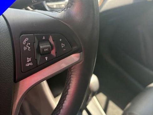 Used 2021 Chevrolet Trax LT w/ Premium Seat Package AWD/4WD image 15
