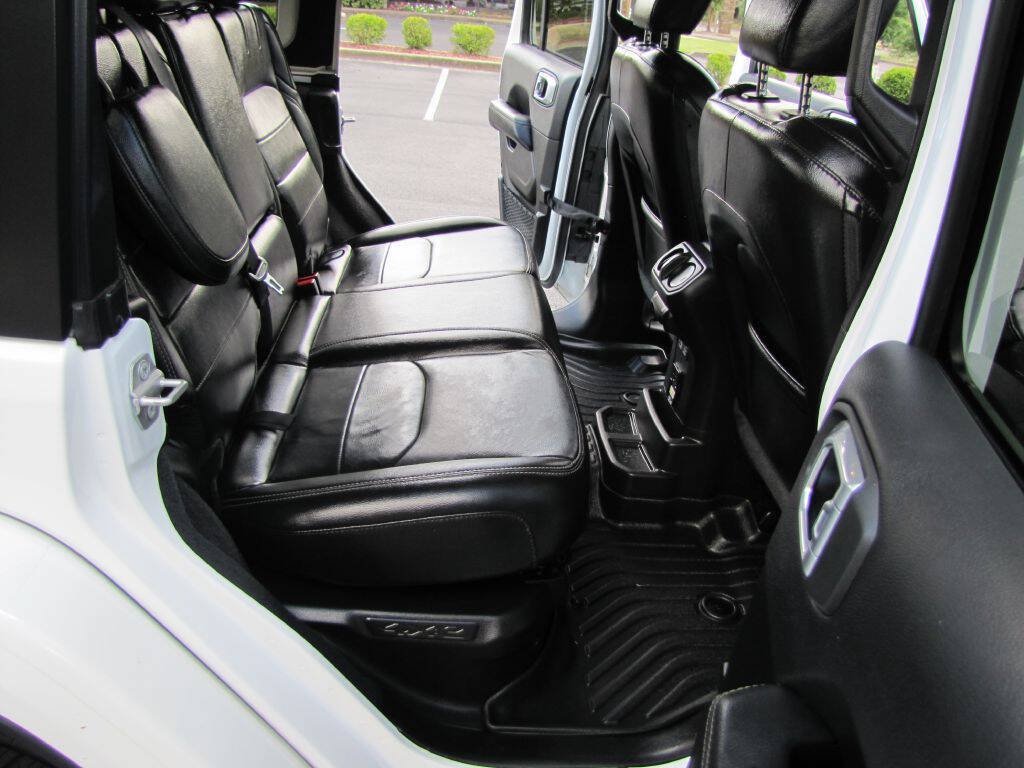 Used 2022 Jeep Wrangler Unlimited Sahara AWD/4WD image 20