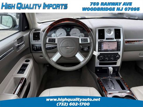 Used 2009 Chrysler 300 C image 26