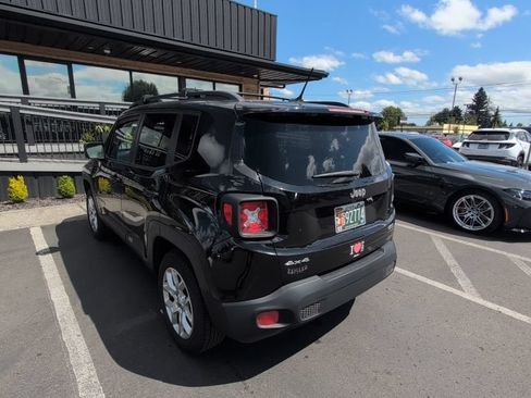 Used 2015 Jeep Renegade Latitude w/ Popular Equipment Group AWD/4WD image 3