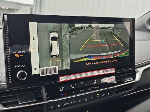 New 2025 Toyota Sienna Platinum image 20