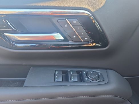 New 2026 Chevrolet Suburban LT w/ Comfort Package image 18