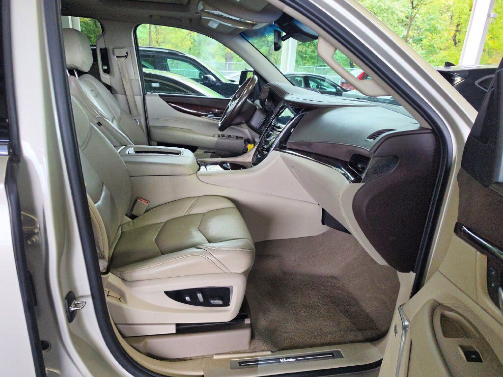 Used 2015 Cadillac Escalade ESV Premium AWD/4WD image 11