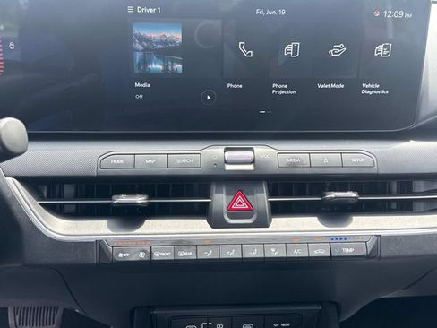 Used 2025 Kia K4 FWD image 30