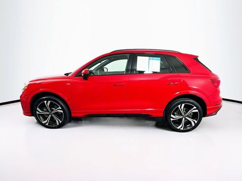 Used 2023 Audi Q3 2.0T Premium w/ Black Optic Sport Package image 5
