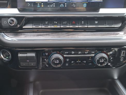 Certified 2024 Chevrolet Silverado 2500 LTZ w/ LTZ Premium Package image 28