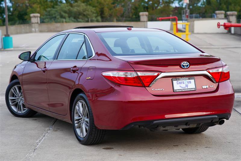 Used 2017 Toyota Camry SE w/ Moonroof Package FWD image 3