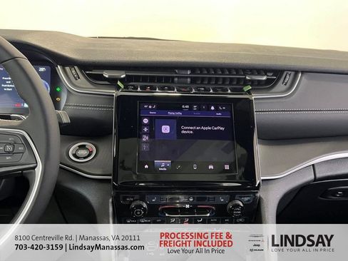 New 2025 Jeep Grand Cherokee Altitude AWD/4WD image 18