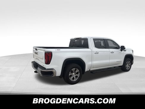 Used 2022 GMC Sierra 1500 SLT w/ X31 Off-Road Package image 3