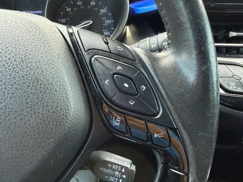 Used 2020 Toyota C-HR XLE FWD image 20