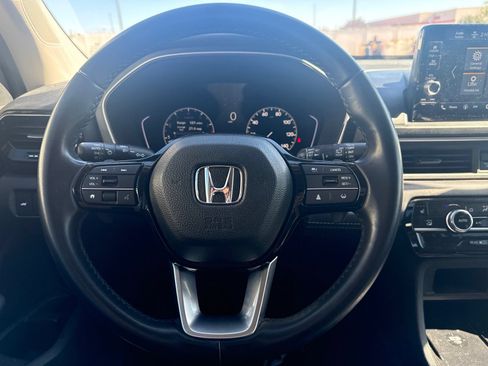 Used 2025 Honda Pilot EX-L image 17