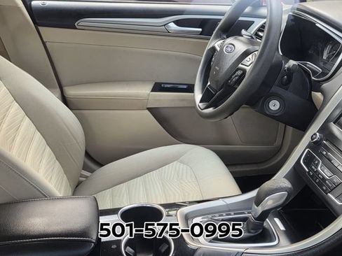Used 2016 Ford Fusion SE FWD image 10