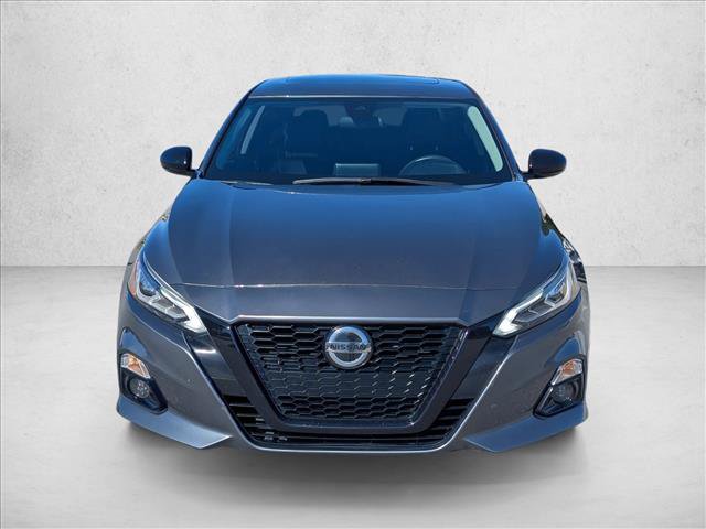 Used 2022 Nissan Altima 2.5 SR w/ Midnight Edition Package FWD image 2