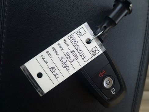 Used 2024 Ford Edge SEL image 37