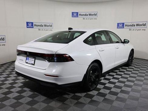 New 2025 Honda Accord SE image 4