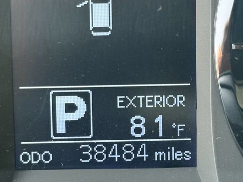 Used 2015 Toyota Sienna LE FWD image 4