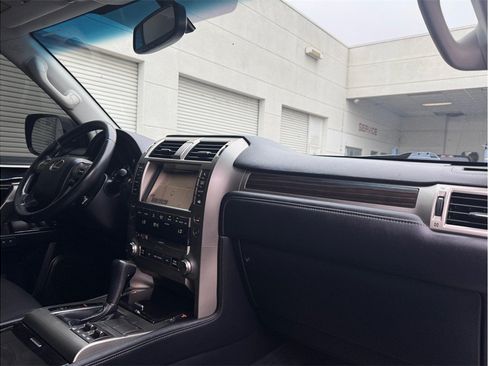 Used 2016 Lexus GX 460 w/ Comfort Package AWD/4WD image 28