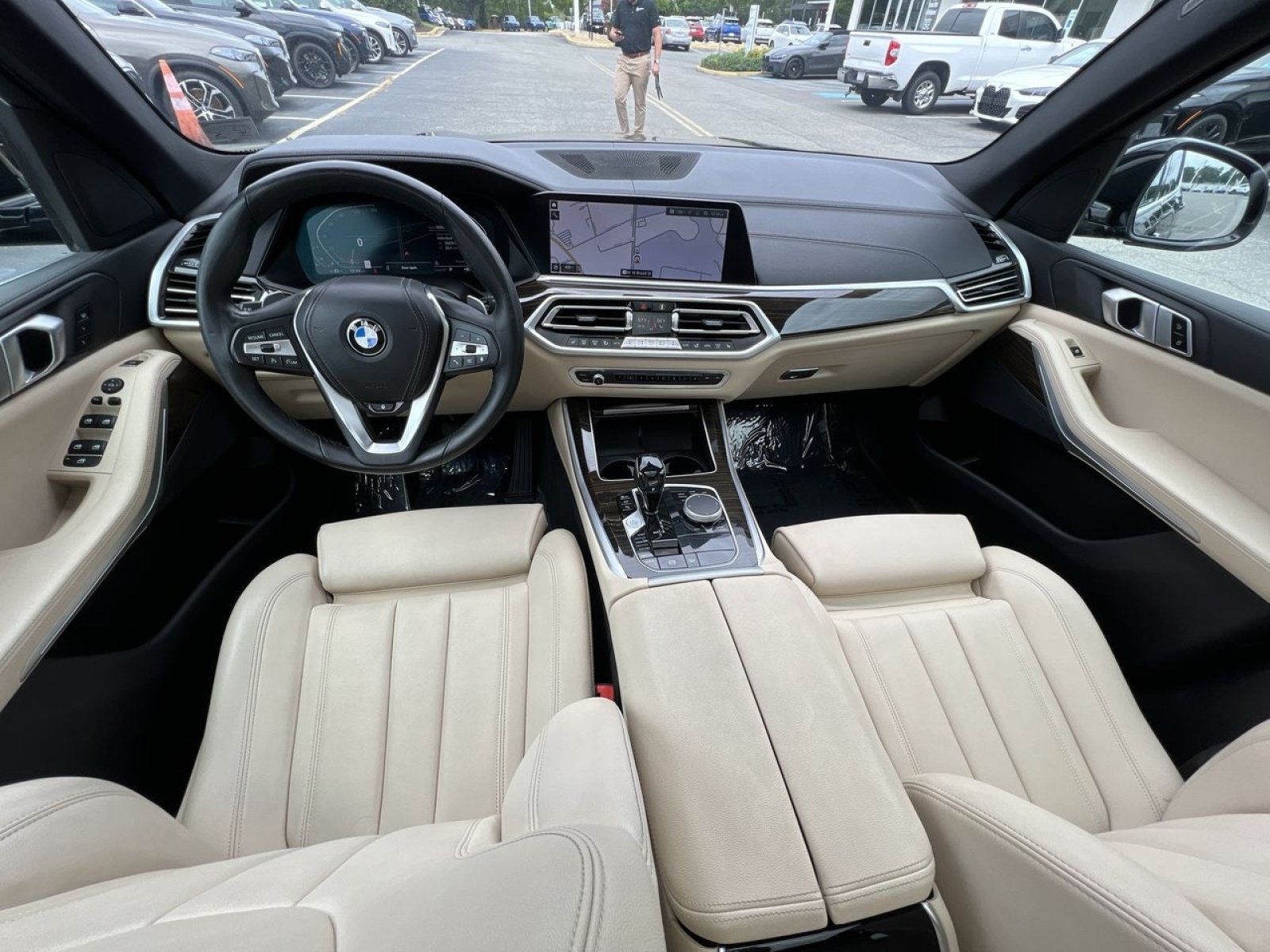 Used 2021 BMW X5 xDrive40i w/ Convenience Package AWD/4WD image 2