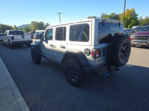 Used 2023 Jeep Wrangler Unlimited w/ Sun & Screen Package image 4