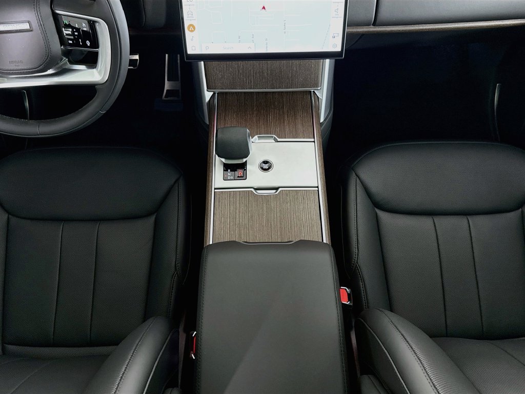 New 2026 Land Rover Range Rover Long Wheelbase SE AWD/4WD image 18