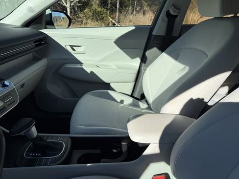 Used 2025 Hyundai Kona SEL image 22