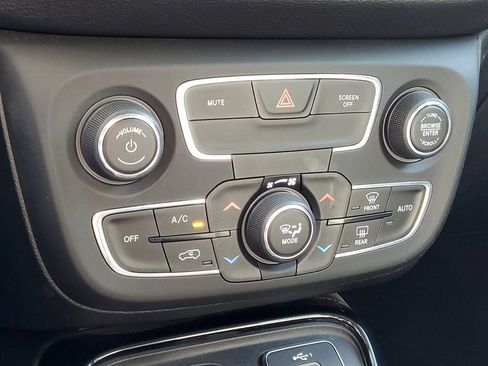 Used 2020 Jeep Compass Limited AWD/4WD image 28