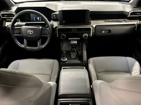 Certified 2025 Toyota Tacoma SR5 AWD/4WD image 11