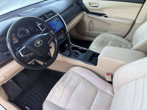 Used 2016 Toyota Camry XLE w/ Moonroof Package FWD image 4