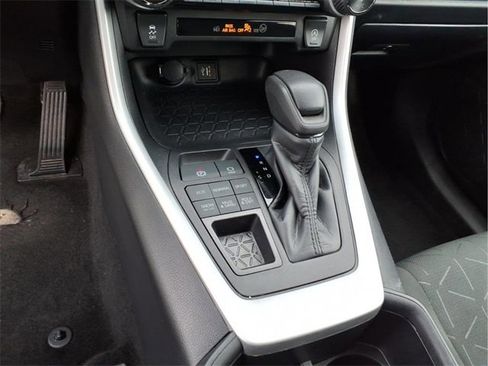 Used 2024 Toyota RAV4 XLE image 17