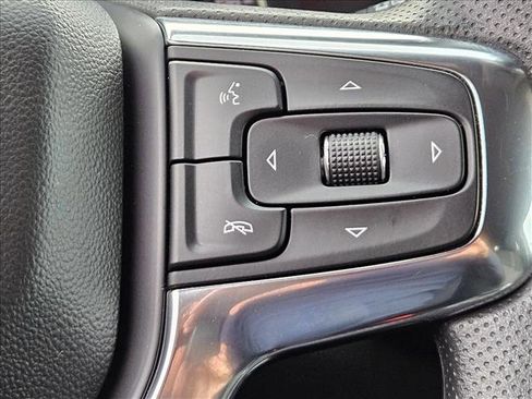 Used 2025 Chevrolet Blazer LT image 12