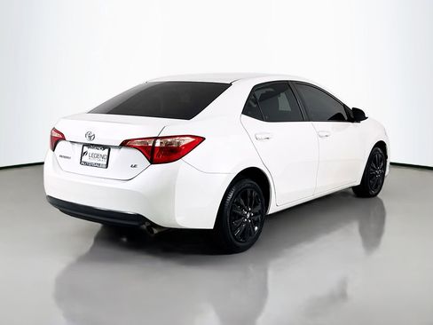 Used 2018 Toyota Corolla LE FWD image 4