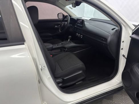 Used 2023 Honda HR-V LX image 13